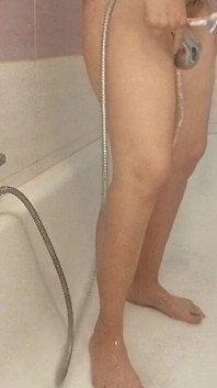 Sexy esposa se afeita el pelo del coño