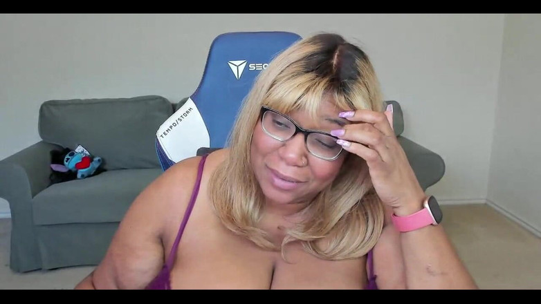 Josie4yourpleasure: Țâțe uriașe