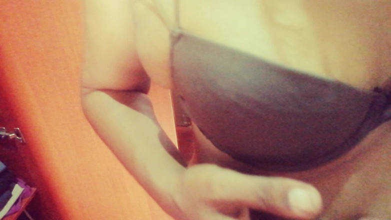 Tina Baby: सौतेली बेटी सौतेले पापा के दूध के लिए खुद का वीडियो