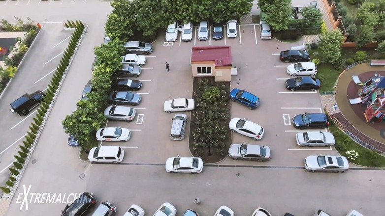 Extremalchiki: Kouření twink na kondomu na balkóně