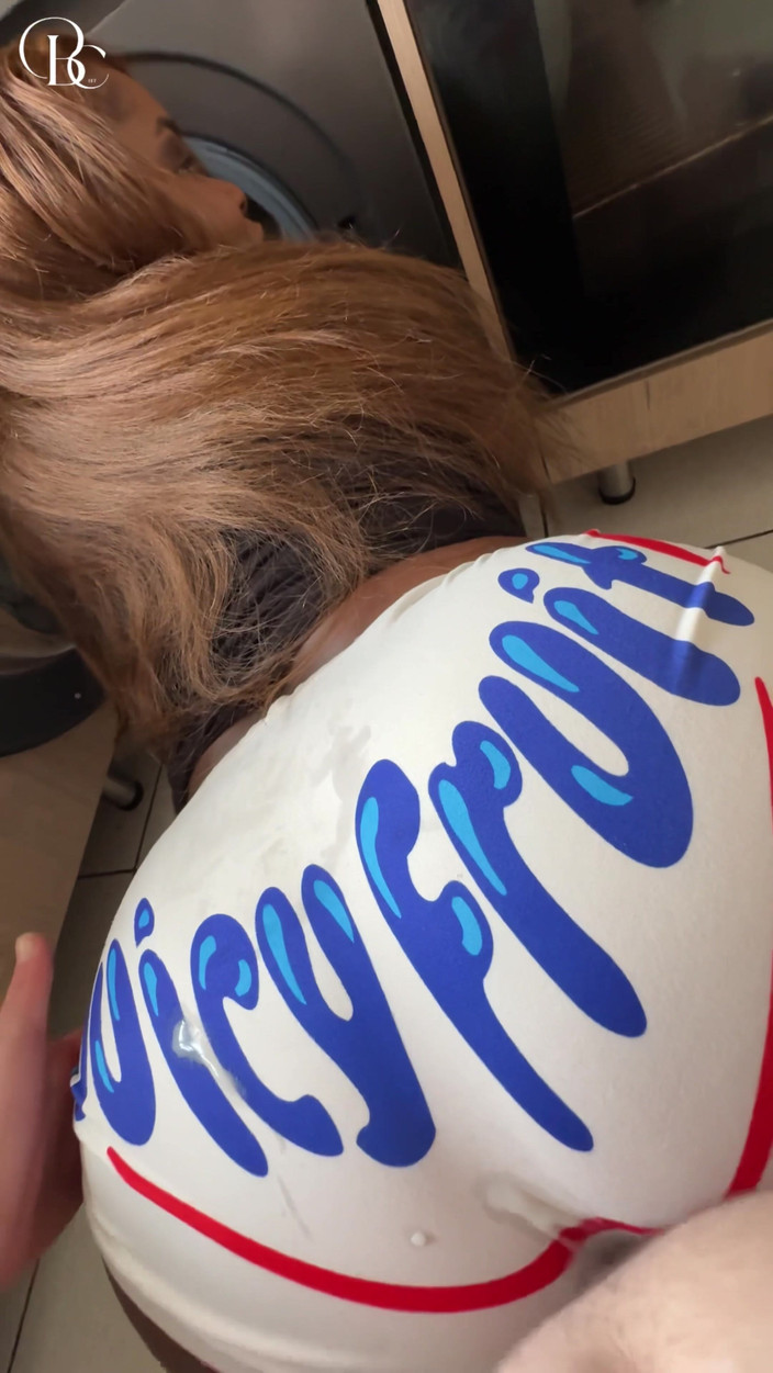 BootyClapper187: Zwarte meid met dikke kont krijgt haar sappige fruit geneukt
