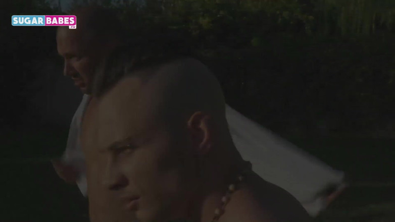 SugarBabesTV: グループセックス愛好家DVDコンピレーション