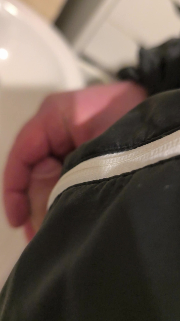 Uglydick: 储藏室里的丑陋Wixx