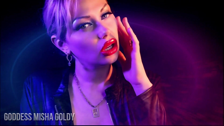 Goddess Misha Goldy: To nie twoja ręka! Moje usta poruszają się teraz na...