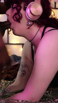 Gemaskerdeloki9 grote zwarte lul streamt en fokt femboy streamer Nuni Cult