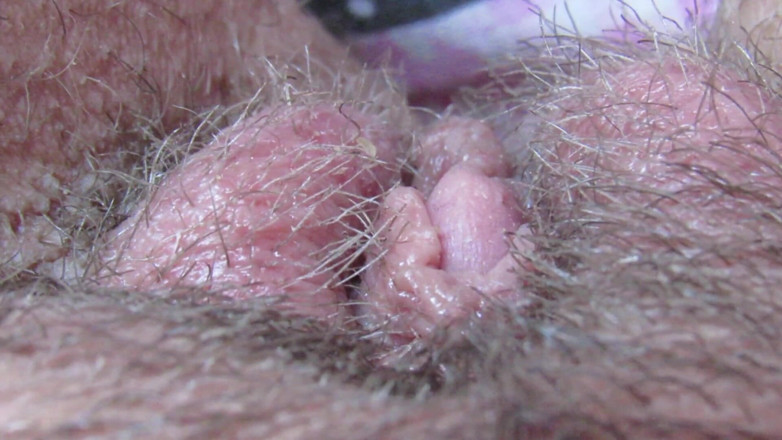 Cuteblonde666: Cận cảnh âm vật to mọng nước của tôi