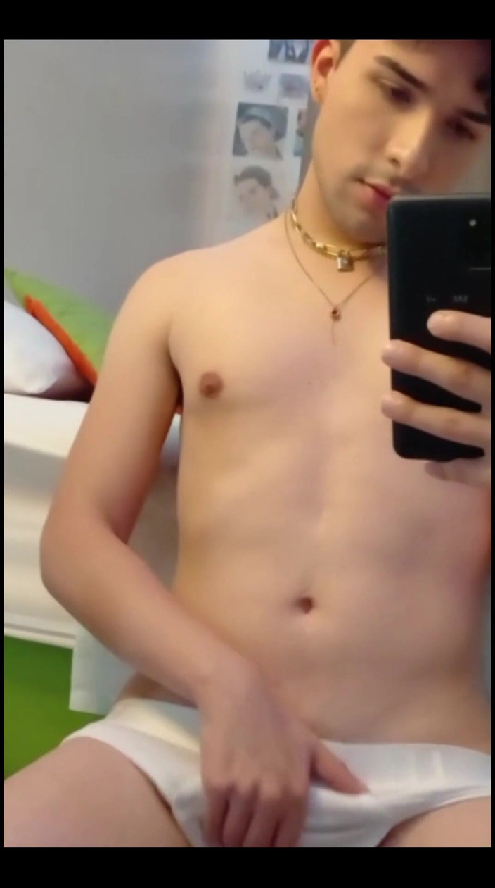 Diego_latinboy: Masturbándose y corrida en el espejo