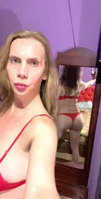 Playing in Front of the Mirror