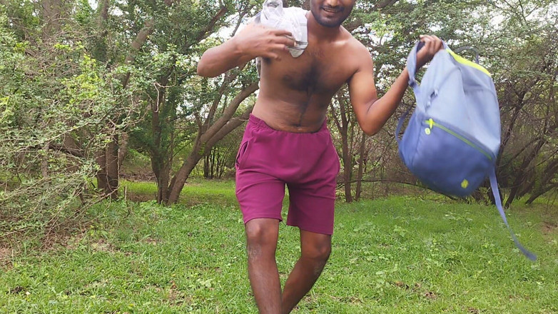 KUMBHA MANOJ KUMAR: Village Forest w Xhard Living Codzienna aktywność seksualna na edukację