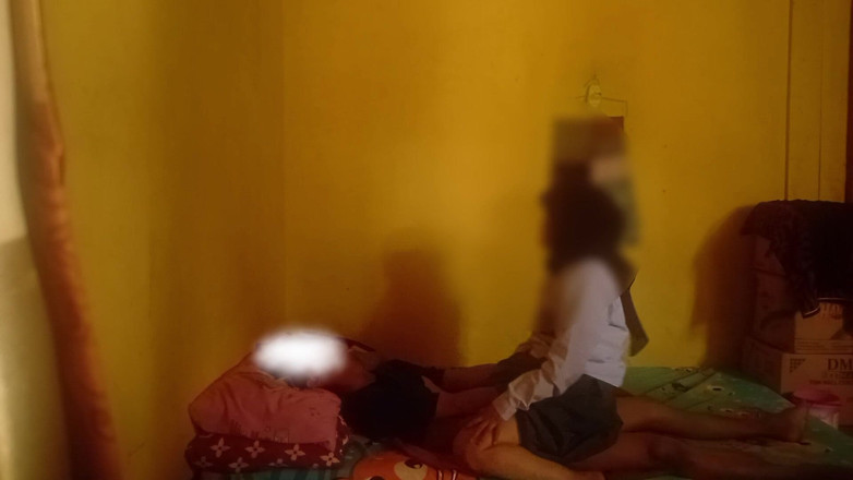 Famly sex: Teenager se vrací domů z vysoké školy do entot svého vlastního...