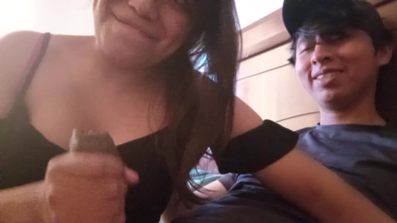 Moo DBOXXX: 我和卖衣服的女孩做爱，她是个婊子，她想要她一剂的牛奶