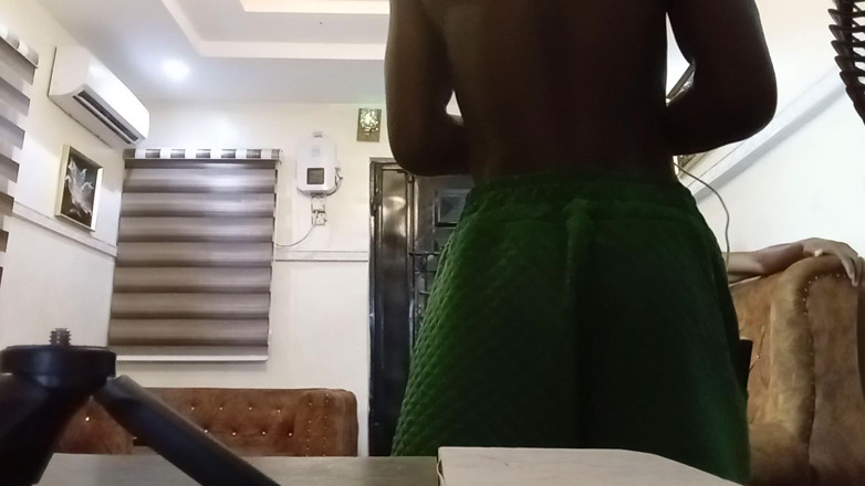 Prettypussy102: Behind the Scenes