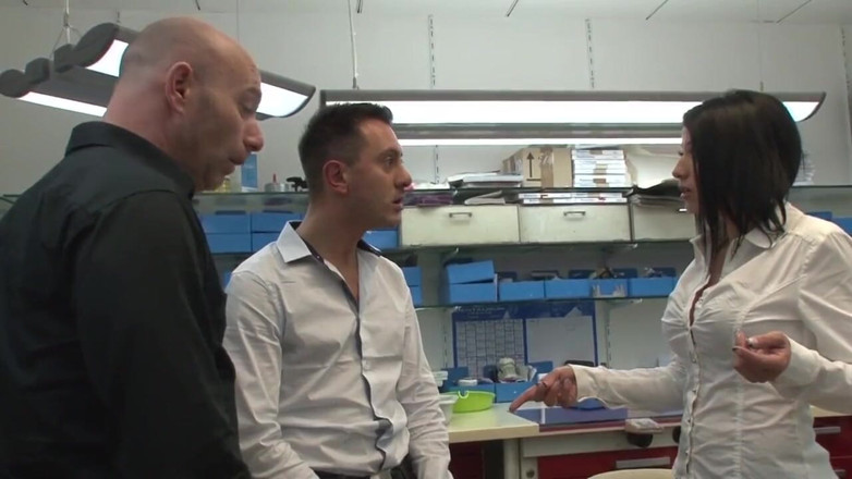 Club Anissa Kate: The prosthetist sexually punishes her two employees