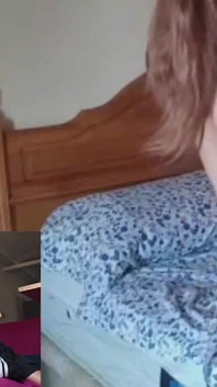 Cewek semok latina rambut pirang lagi asik nyepong kontol