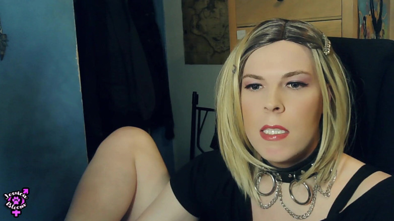 Jessica Bloom: Léchage de sueur, sperme, yaourt et crachat de mes pieds...