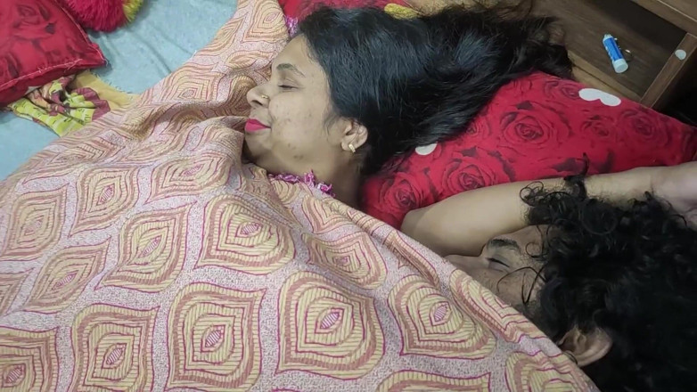 Vaigavarun45: Couple desi mallu, baise torride sous un drap dans la...