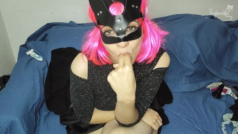 BigBoobCat: Moje maska kundičky mě dělá tak zlobivou! Teď se dotýkám...