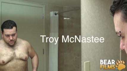 Bear Films: BEARFILMS - Bear Troy MCnastee и Machael Johnson сосут хуи