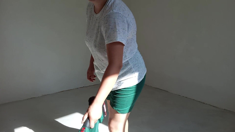 fartingclub01: PAWG Girl Vacuum in the House