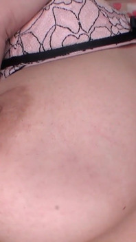 Lesben, die von nippelstimulation zum höhepunkt kommen