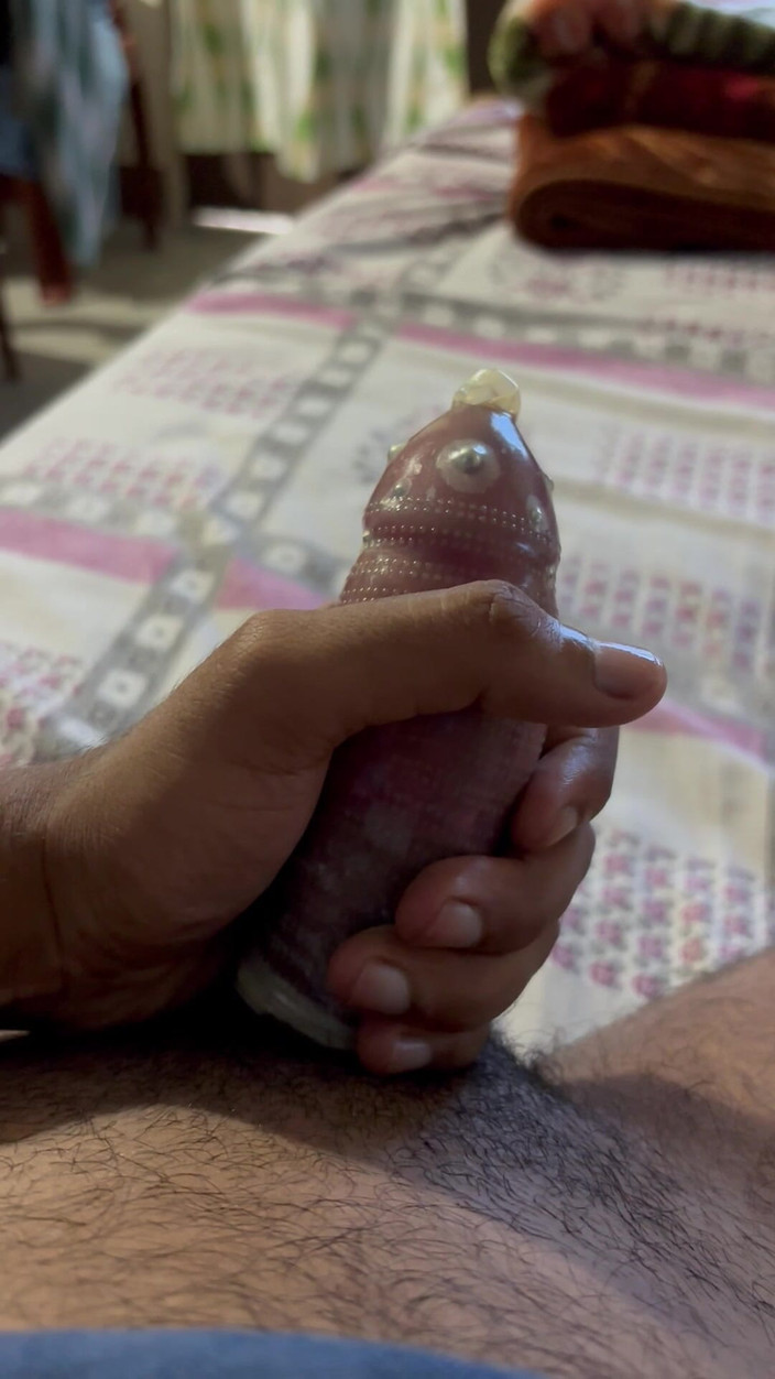 ISHNAV: Pon un condón en tu polla