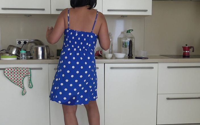 Stepmom Susan: Velká prsa francouzská zahýbající manželka sex v kuchyni