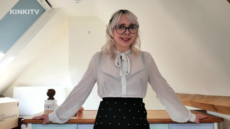 Cherry The Doll: Hýbej mojí prsou špinavé JOI