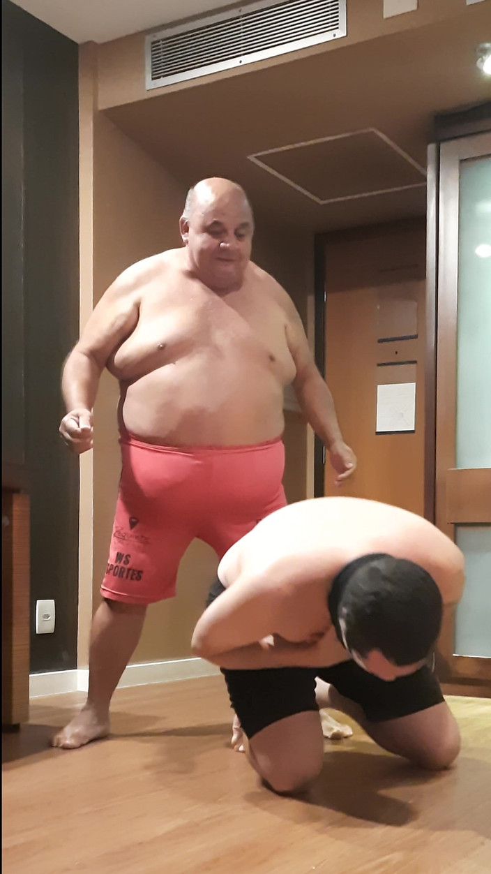 Punchbagplz: Драка Bubba наказывает джоббера