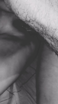 Hermanastra llama y se folla a un joven hermanastro secretamente viendo en el baño sexo xxx