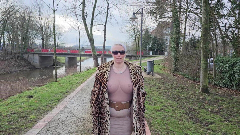 UserBitch1: In the Middle of the City