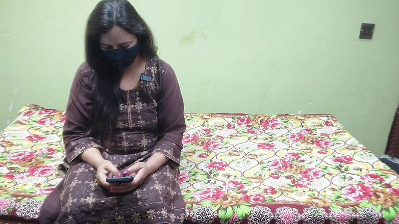 Pakistani couple X: Indian Desi Bhabhi Ko Pati Ke Dost Ny Ghar Ja...