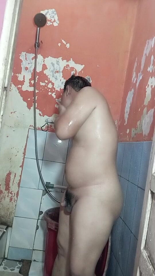 Bad luck: Čistí se, aby vypadala atraktivní