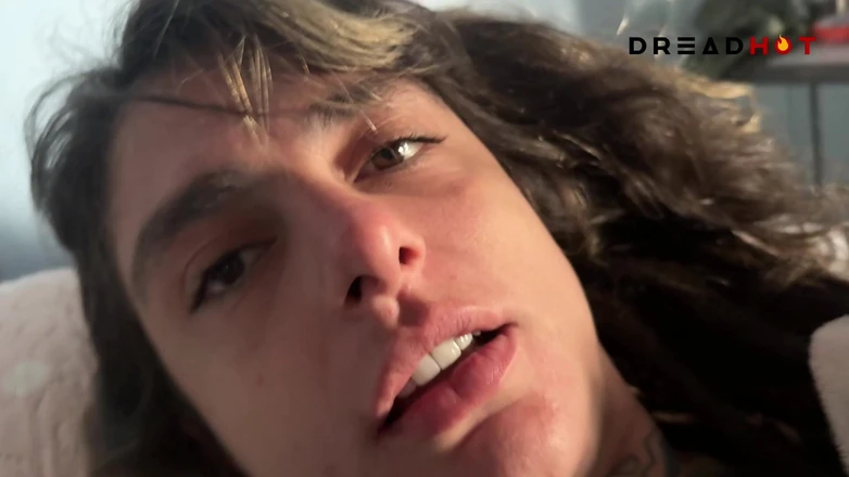 Dread Hot: Probudil jsem se nadržený a vyhonil jsem si, můj přítel...