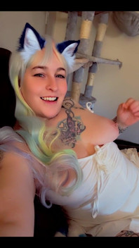 Tattoed MILF