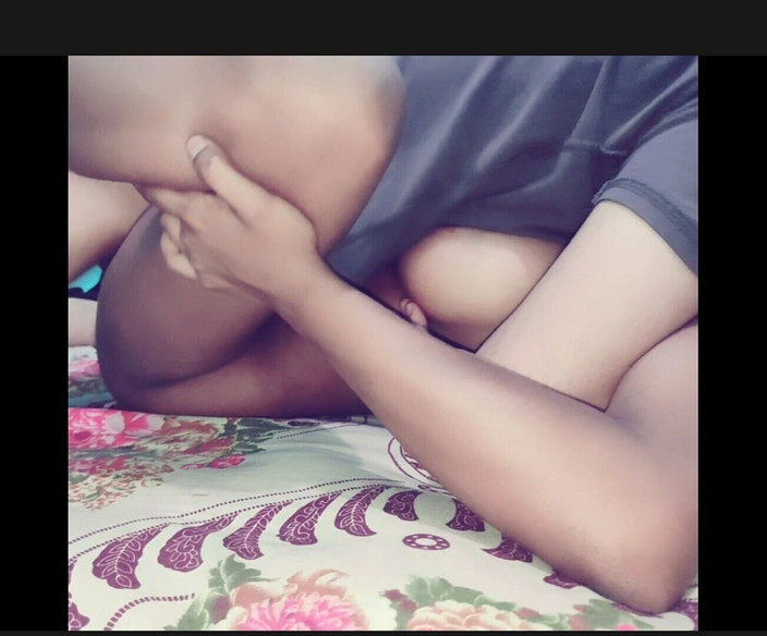 HardAny: 本物のインドの義理の兄と義理の妹が外で両親と一緒に激しくファック