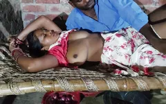 पड़ोसी की भाभी की गांव के बिस्तर पर चुदाई