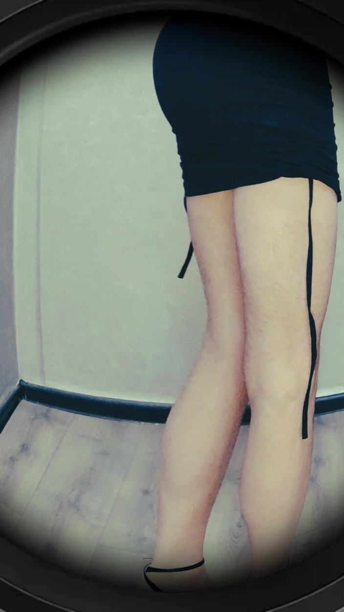 Lana Cross: Eu ando sozinho pela casa