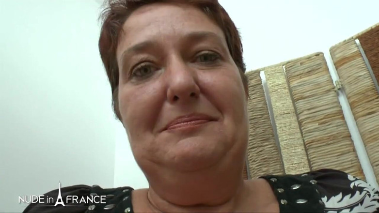 Nude in France: Francesa milf consigue inserciones anales extremadamente extrañas