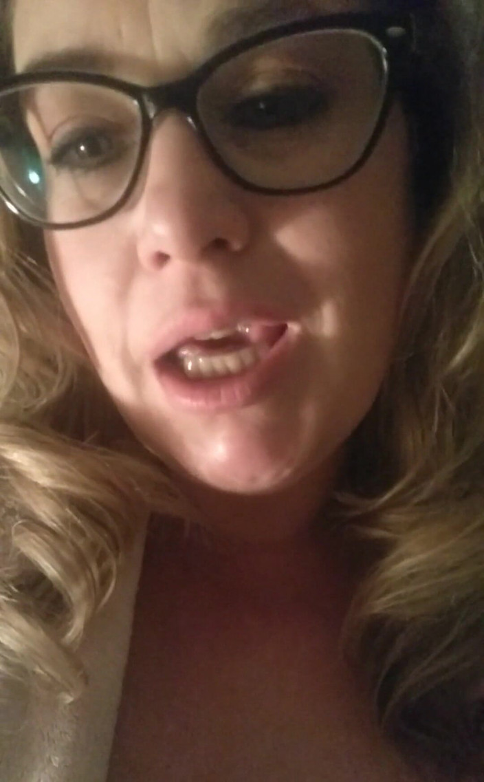 Lily Bay: I Turned Myself on I think I'm sexy (私は私はセクシーだと思う自分自身をオンにした)