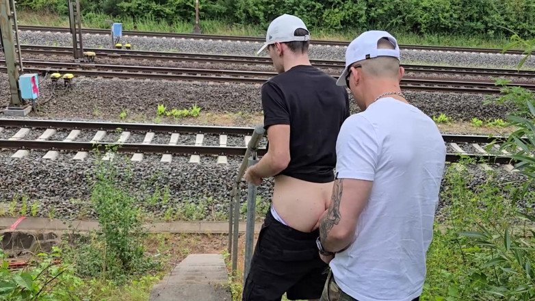 boyzxy212: Mal podia esperar para foder meu garoto gay sem camisinha...