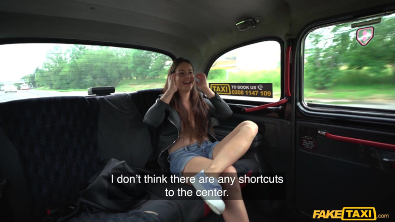 Fake Taxi: Fake taxi - po návštěvě vězení sex pro brunetku potřebuje Lil...