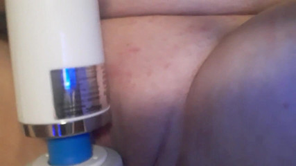 Gemini423: Watch me squirt - solo, closeup