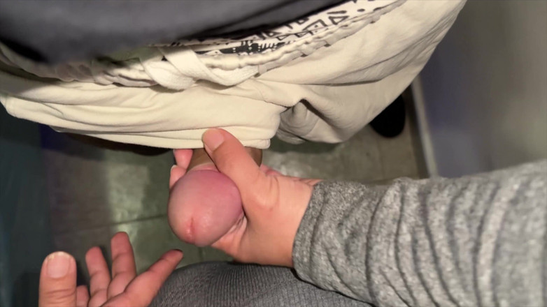 CoupleOfHotSins: Big-bootied Girl Grabs Stranger's Dick
