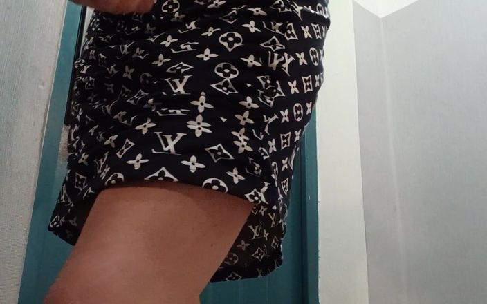 Lesbian-illusion: Thư ký gầy gò của tôi trong chiếc váy ngắn...