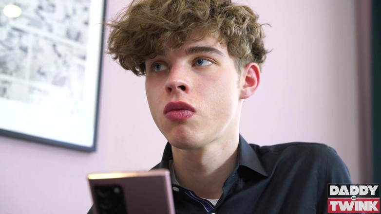 Daddy On Twink: Papaontwink, nick moon la jolie jumelle se fait baiser par...