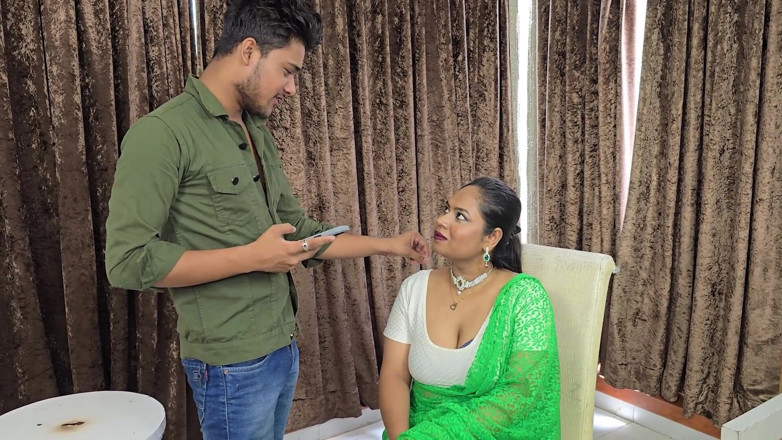 Kamasutra61: Directorul indian de la audiție invită o fată la testul...