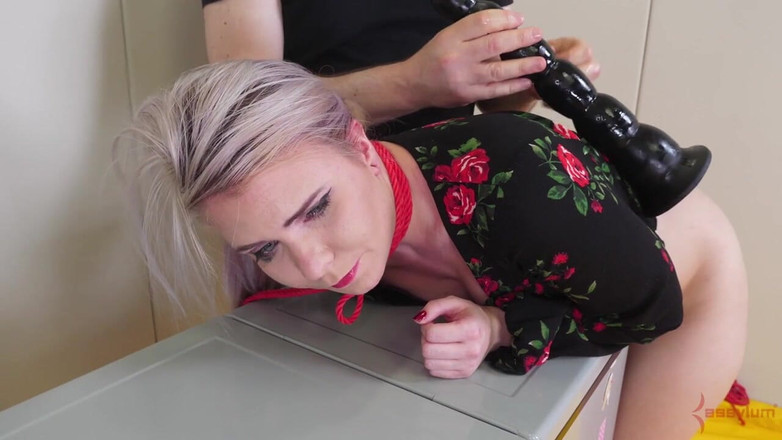 Assylum & Slavemouth: Tiener wordt ruw anaal genomen en pissend gestraft bij de...