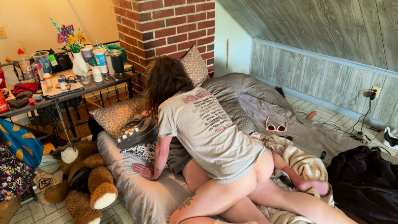 CuckedByStuffies: MILF Has Best Ass to Ride