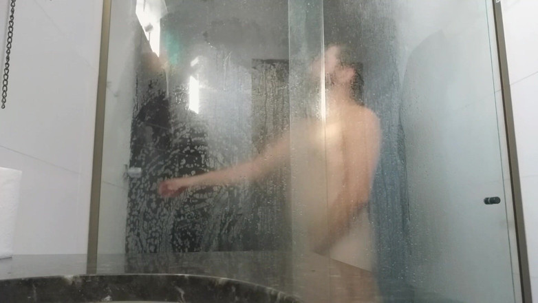 Marcosninfo: See What I Did in the Shower, Caught in the...