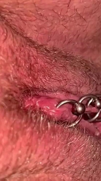 Moje první čůrání kundičky a pohybující se clitoris a zadek
